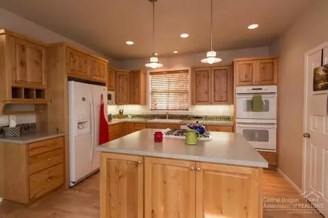 2401 NW High Lakes Loop, Bend, OR 97703 photo 10