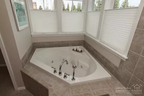 2401 NW High Lakes Loop, Bend, OR 97703 photo 15