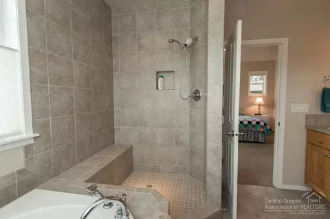 2401 NW High Lakes Loop, Bend, OR 97703 photo 16