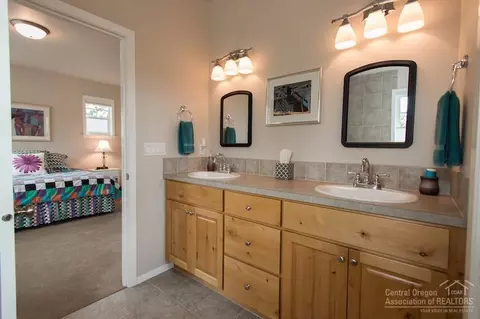 2401 NW High Lakes Loop, Bend, OR 97703 photo 17