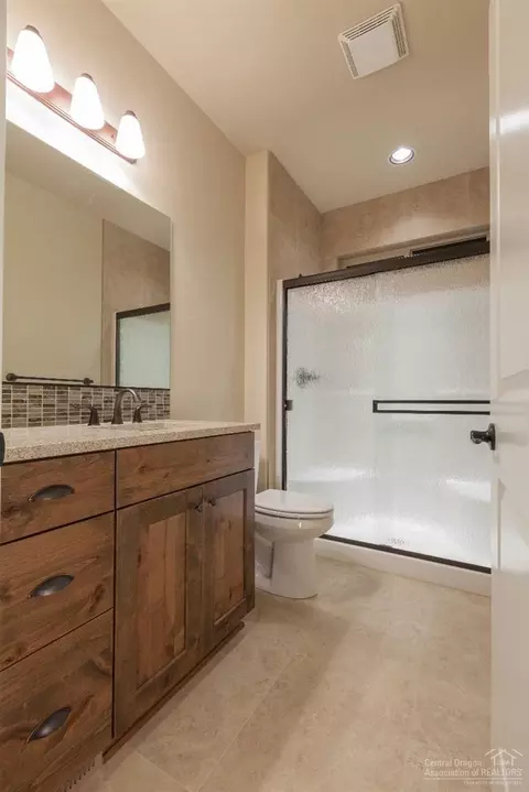 20899 Gateway Dr, Bend, OR 97702 photo 9