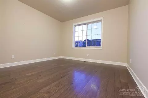 20899 Gateway Dr, Bend, OR 97702 photo 8