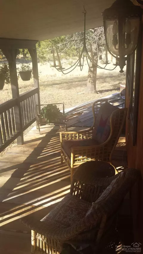 8971 Split Rail Rd, La Pine, OR 97739 photo 2
