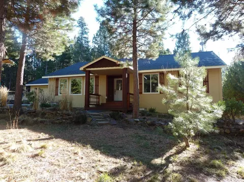 16881 Indio Dr, Bend, OR 97707 photo 2