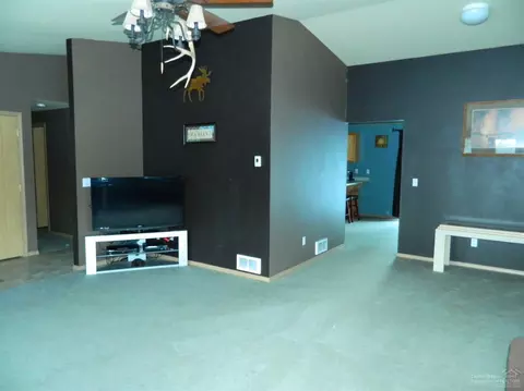 25455 Elk Ln, Bend, OR 97701 photo 4