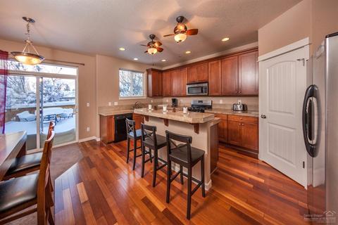 2878 NE Jackdaw Dr, Bend, OR 97701 photo 4