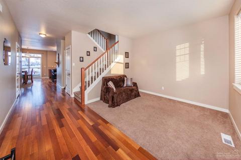 2878 NE Jackdaw Dr, Bend, OR 97701 photo 2