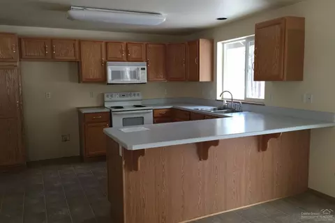 51365 Evans Way, La Pine, OR 97739 photo 7
