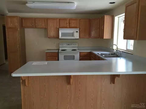 51365 Evans Way, La Pine, OR 97739 photo 6
