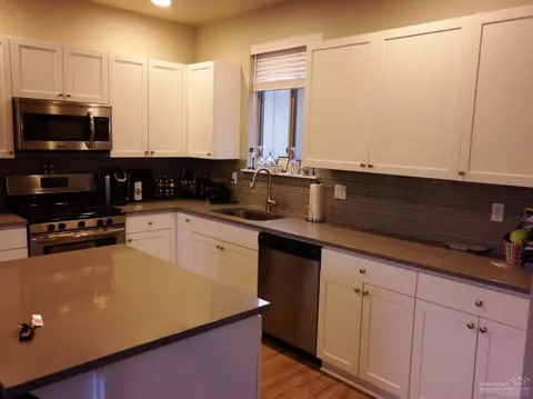 20547 Avro Pl, Bend, OR 97701 photo 13