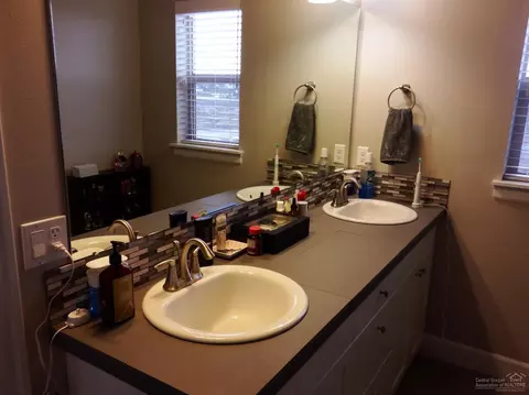 20547 Avro Pl, Bend, OR 97701 photo 5