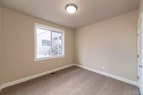 20875 Gateway Dr, Bend, OR 97702 photo 15