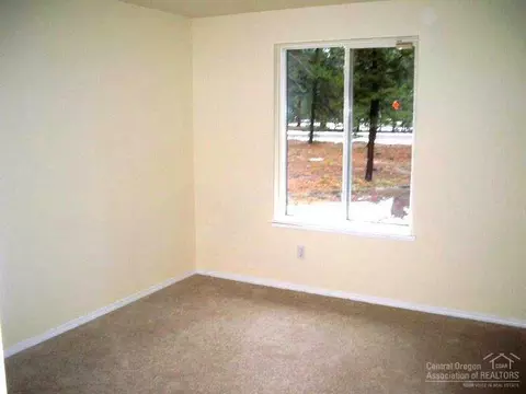 53910 NW 7th St, La Pine, OR 97739 photo 4