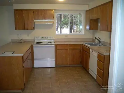 53910 NW 7th St, La Pine, OR 97739 photo 9