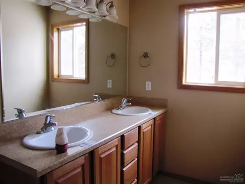 16228 Pine Drop Ln, La Pine, OR 97739 photo 13