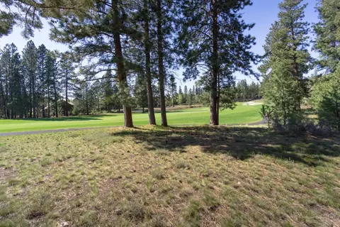 61746 Tam Mcarthur Loop, Bend, OR 97702 photo 2