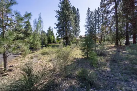 61746 Tam Mcarthur Loop, Bend, OR 97702 photo 4