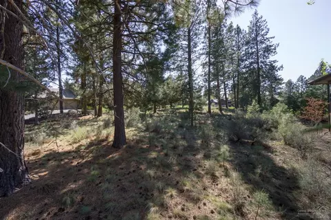 61746 Tam Mcarthur Loop, Bend, OR 97702 photo 3