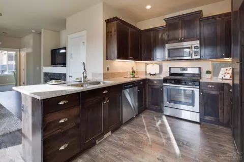 20868 Gateway Dr, Bend, OR 97702 photo 10