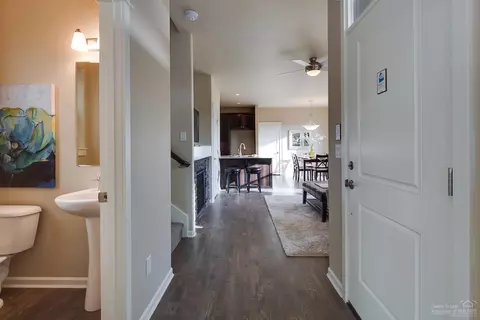 20868 Gateway Dr, Bend, OR 97702 photo 3