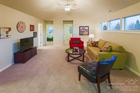 20856 Gateway Dr, Bend, OR 97702 photo 9