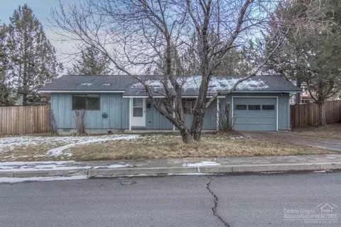 2430 NE Ocker Dr, Bend, OR 97701 photo 1