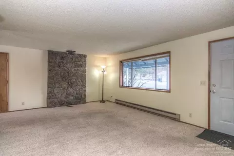 2430 NE Ocker Dr, Bend, OR 97701 photo 3