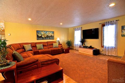 63224 Peterman Ln, Bend, OR 97701 photo 4