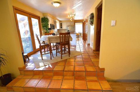 63224 Peterman Ln, Bend, OR 97701 photo 10
