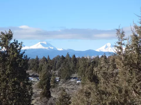 23511 Ten Barr Trl, Bend, OR 97701 photo 2