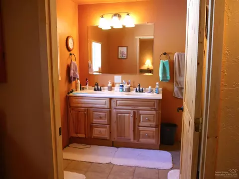 10437 Split Rail Rd, La Pine, OR 97739 photo 6