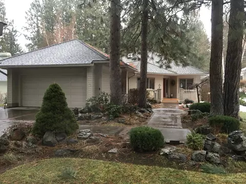 60720 Willow Creek Loop, Bend, OR 97702 photo 2
