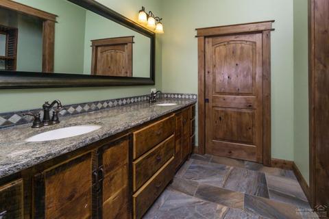 65025 Hunnell Rd, Bend, OR 97701 photo 13