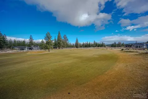 19336 Seaton Loop, Bend, OR 97702 photo 3