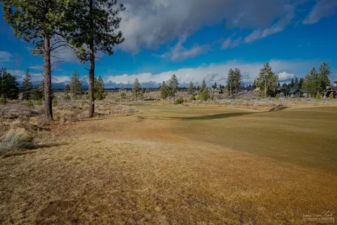 19336 Seaton Loop, Bend, OR 97702 photo 2