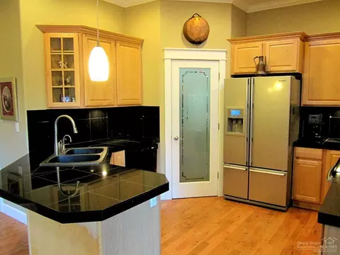 20235 Meadow Ln, Bend, OR 97703 photo 4