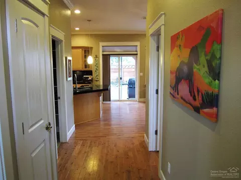 20235 Meadow Ln, Bend, OR 97703 photo 2