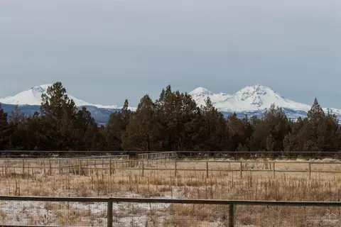 65760 Highway 20, Bend, OR 97703 photo 2
