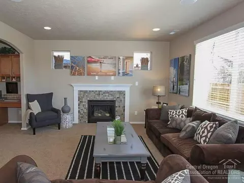 21205 Keyte Rd, Bend, OR 97701 photo 4