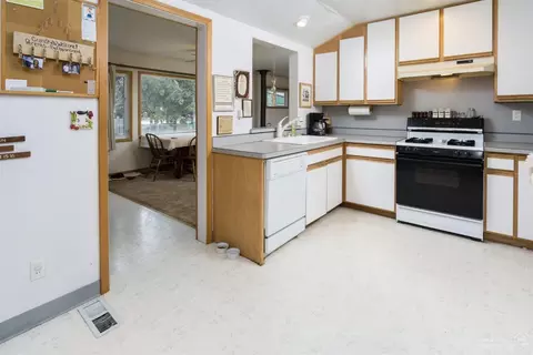 664 NE 12th St, Bend, OR 97701 photo 17