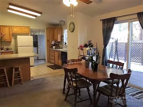 19480 Comanche Ln, Bend, OR 97702 photo 5