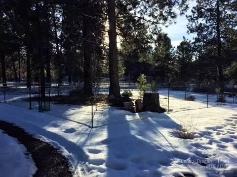 19480 Comanche Ln, Bend, OR 97702 photo 3