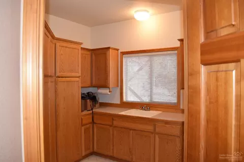 22855 Mcgrath Rd, Bend, OR 97701 photo 11