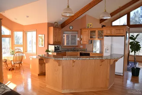 22855 Mcgrath Rd, Bend, OR 97701 photo 7