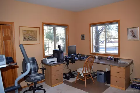22855 Mcgrath Rd, Bend, OR 97701 photo 9