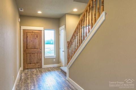 21335 NE Brooklyn Pl, Bend, OR 97701 photo 5