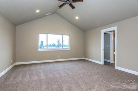 21335 NE Brooklyn Pl, Bend, OR 97701 photo 17