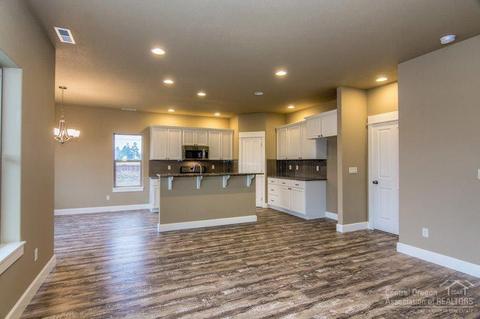 21335 NE Brooklyn Pl, Bend, OR 97701 photo 8