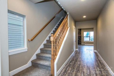 21335 NE Brooklyn Pl, Bend, OR 97701 photo 4