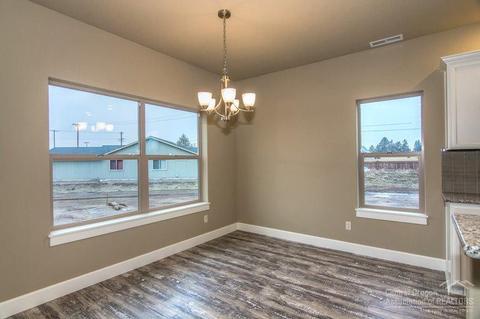 21335 NE Brooklyn Pl, Bend, OR 97701 photo 14